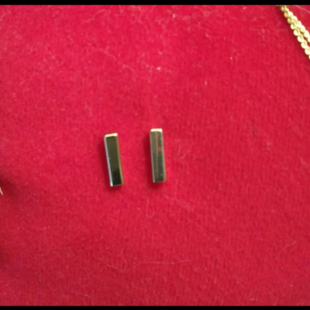 SIMPLE EARRINGS